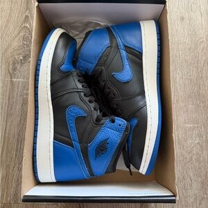Nike Black and Blue Sneakers High-Top Comfort